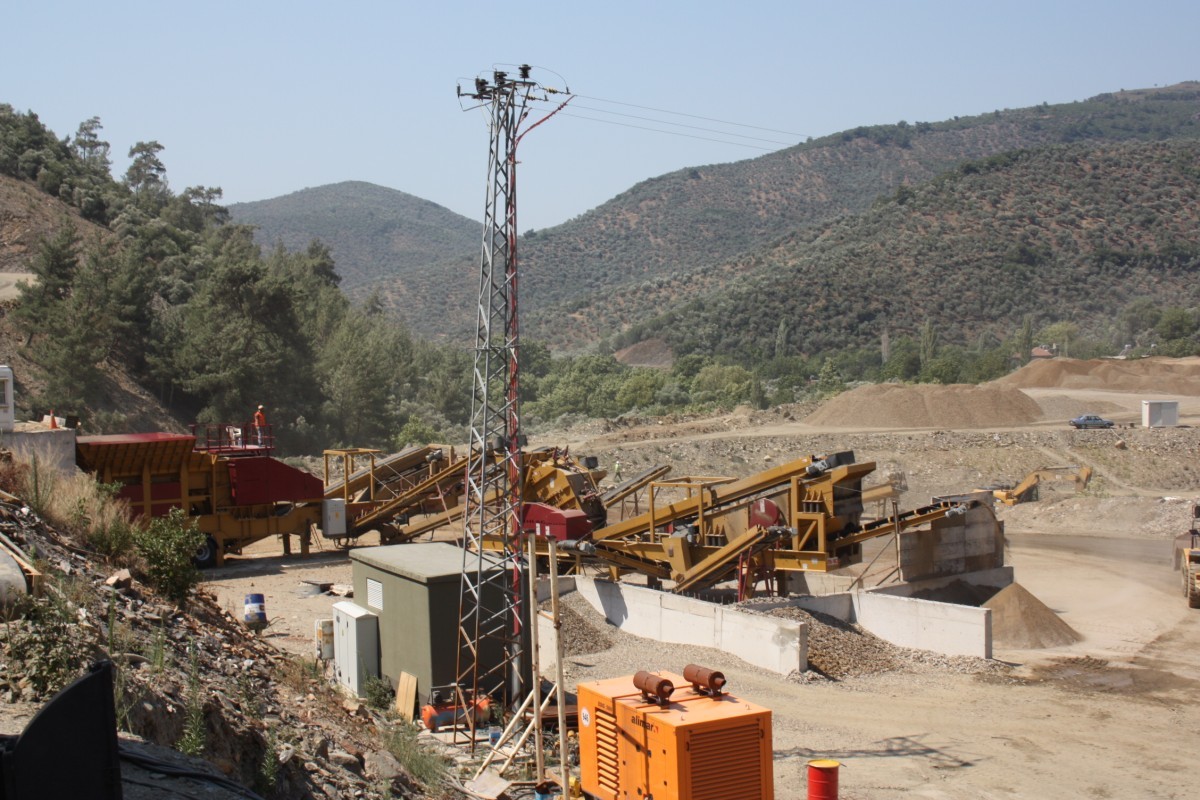 150 Ton/Saat Kapasiteli Mobil Konkasör